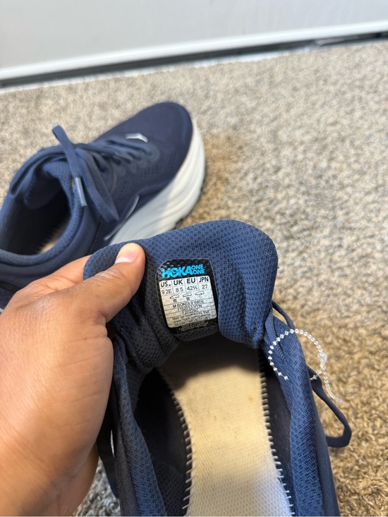 Hoka Bondi 9 size 9 2E Navy and White Plush-Cushion Running Shoes